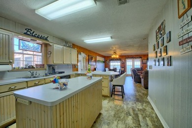 Stunning waterfront retreat on Toledo Bend Lake with - photo 28