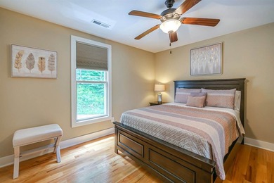 Beautifully maintained condominium located minutes from - photo 29