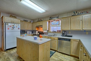 Stunning waterfront retreat on Toledo Bend Lake with - photo 29