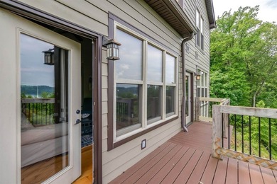Beautifully maintained condominium located minutes from - photo 31