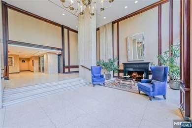 Welcome to The Pembroke, a luxury full-service building just - photo 32