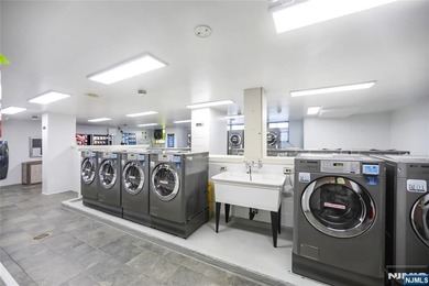 Welcome to The Pembroke, a luxury full-service building just - photo 36