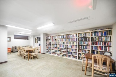 Welcome to The Pembroke, a luxury full-service building just - photo 37