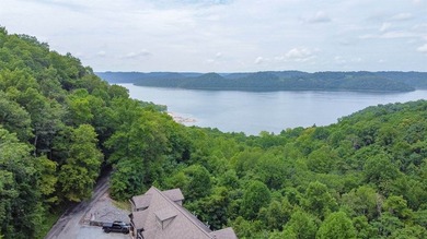 Beautifully maintained condominium located minutes from - photo 40