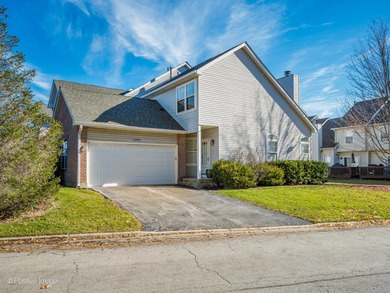 (private lake, pond, creek) Townhome/Townhouse For Sale in Lake Bluff Illinois