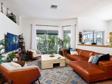 IMMEDIATE PREMIER GOLF AVAILABLE! One of the most unique homes - photo 2
