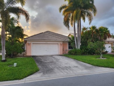 (private lake, pond, creek) Home For Sale in Boynton Beach Florida