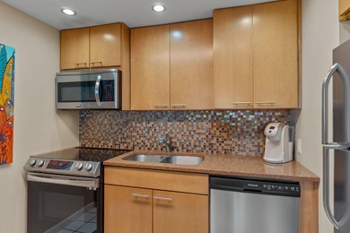Amazing opportunity to own a fully furnished, TURN-KEY unit in - photo 13