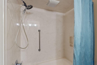 Amazing opportunity to own a fully furnished, TURN-KEY unit in - photo 21