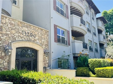 Welcome to this spacious and beautifully updated three-bedroom - photo 2