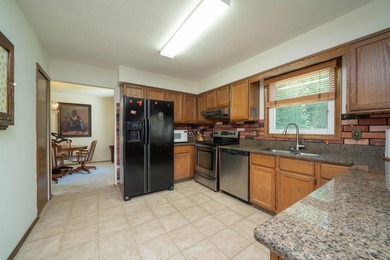 ESTATE SALE AS IS: Amazing property featuring anything and - photo 4
