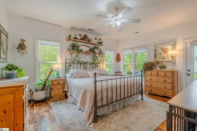 Cozy, yet open with delightful natural daylight and mountain and - photo 11