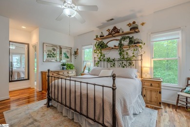 Cozy, yet open with delightful natural daylight and mountain and - photo 12