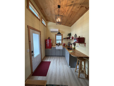 Investment Opportunity in the Heart of Thomas, WV! Discover a - photo 12