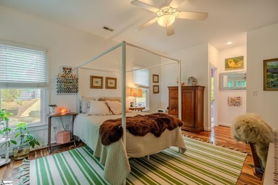 Cozy, yet open with delightful natural daylight and mountain and - photo 16