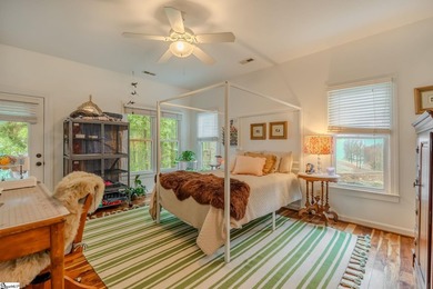 Cozy, yet open with delightful natural daylight and mountain and - photo 17