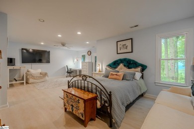 Cozy, yet open with delightful natural daylight and mountain and - photo 21