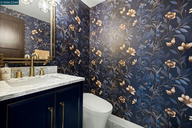 Light filled Heather Farm townhome with a golf course setting - photo 7