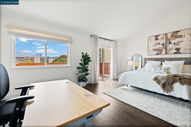 Light filled Heather Farm townhome with a golf course setting - photo 8