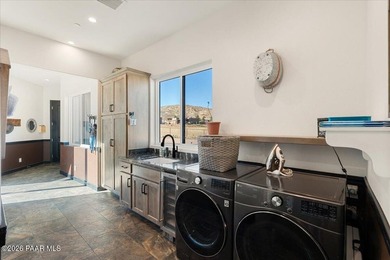 Welcome home to a place where luxury meets country. From morning - photo 35