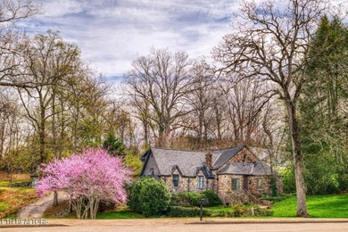First Time on the Market Since 1997. Historic Farragut Property - photo 5