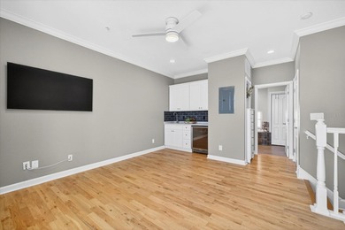 EXQUISITE WATERFRONT TOWNHOME IN THE HEART OF CLEARWATER BEACH
