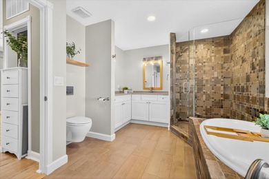 EXQUISITE WATERFRONT TOWNHOME IN THE HEART OF CLEARWATER BEACH
