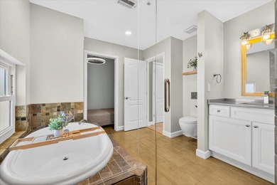 EXQUISITE WATERFRONT TOWNHOME IN THE HEART OF CLEARWATER BEACH
