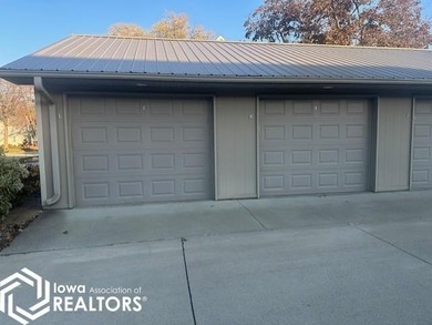 Welcome home to this beautifully designed 3 bedroom, 3 bathroom - photo 2