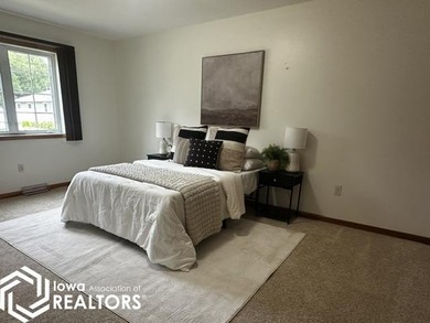 Welcome home to this beautifully designed 3 bedroom, 3 bathroom - photo 7