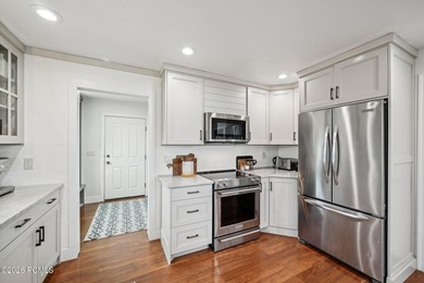 Spacious and well-located in the heart of Midway Valley, this - photo 11