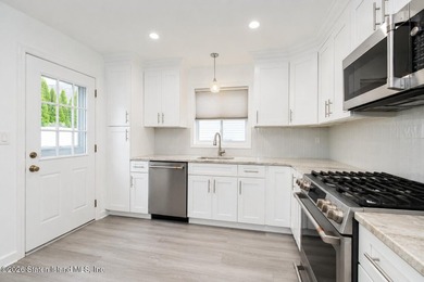 Welcome to 116 Serrell Avenue, an absolutely stunning move-in - photo 11
