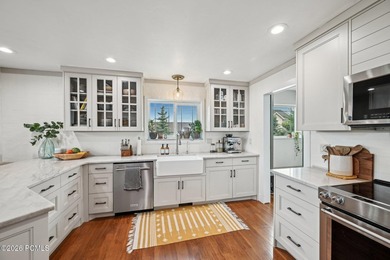 Spacious and well-located in the heart of Midway Valley, this - photo 12