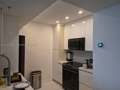 Newly renovated 3 bedroom 2 bath, with premium smart-home - photo 3