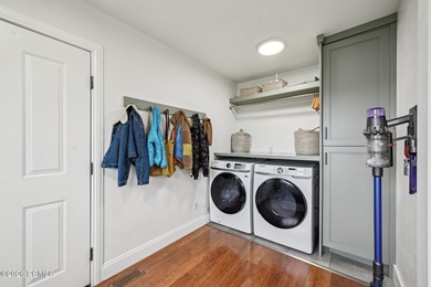 Spacious and well-located in the heart of Midway Valley, this - photo 14
