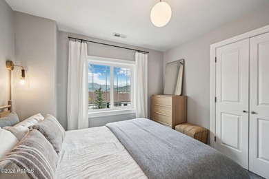 Spacious and well-located in the heart of Midway Valley, this - photo 30