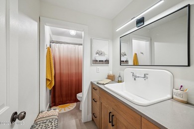 Spacious and well-located in the heart of Midway Valley, this - photo 32