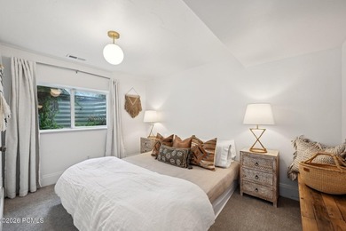Spacious and well-located in the heart of Midway Valley, this - photo 35