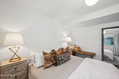 Spacious and well-located in the heart of Midway Valley, this - photo 36