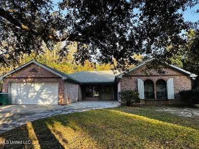 Nice one story home located on a cul de sac in a quiet area - photo 2