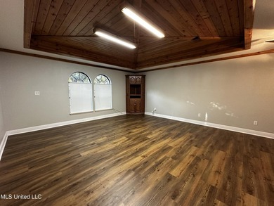 Nice one story home located on a cul de sac in a quiet area - photo 8