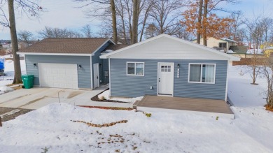 Lake Home Sale Pending in Prudenville, Michigan