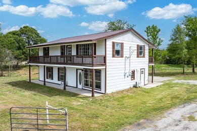 Recent completely remodeled Duplex on over 3 acres of land in - photo 5