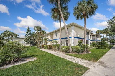 Immediate income potential! Spacious 3 Bed, 2 Bath, first-floor - photo 2