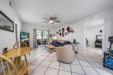 Immediate income potential! Spacious 3 Bed, 2 Bath, first-floor - photo 5