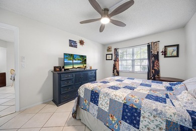 Immediate income potential! Spacious 3 Bed, 2 Bath, first-floor - photo 6