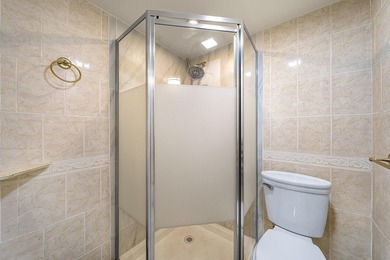 Immediate income potential! Spacious 3 Bed, 2 Bath, first-floor - photo 9