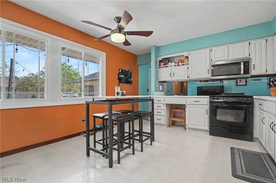 Welcome to 3854 Surfside Circle, a beautifully maintained - photo 14