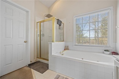 Elegant and spacious 5-bedroom, 2.5-bath residence located in a - photo 15