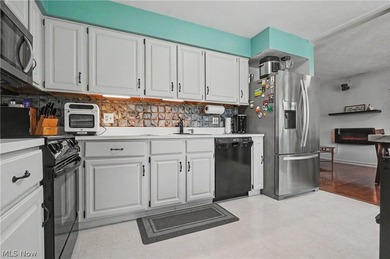 Welcome to 3854 Surfside Circle, a beautifully maintained - photo 16
